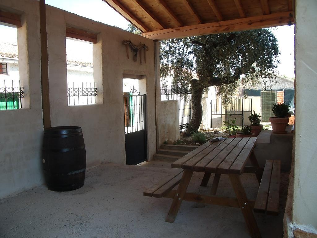 בית הארחה Saldana de Ayllon 	La Casa Del Cartero Pablo מראה חיצוני תמונה